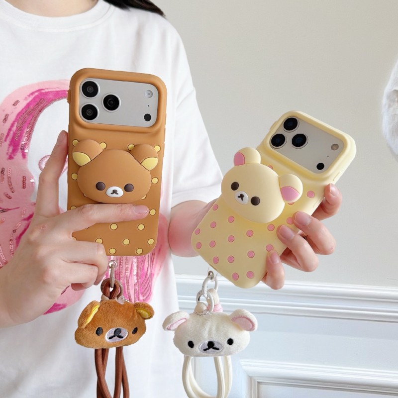 Cute Cartoon Wrist Strap Silicone Case - 3Dリラックマベア水玉模様シリコン製スマホケース、ぬいぐるみリストストラップ付き、iPhone 17/16/15/14/13 Pro Max対応、キュートな耐衝撃カバー
