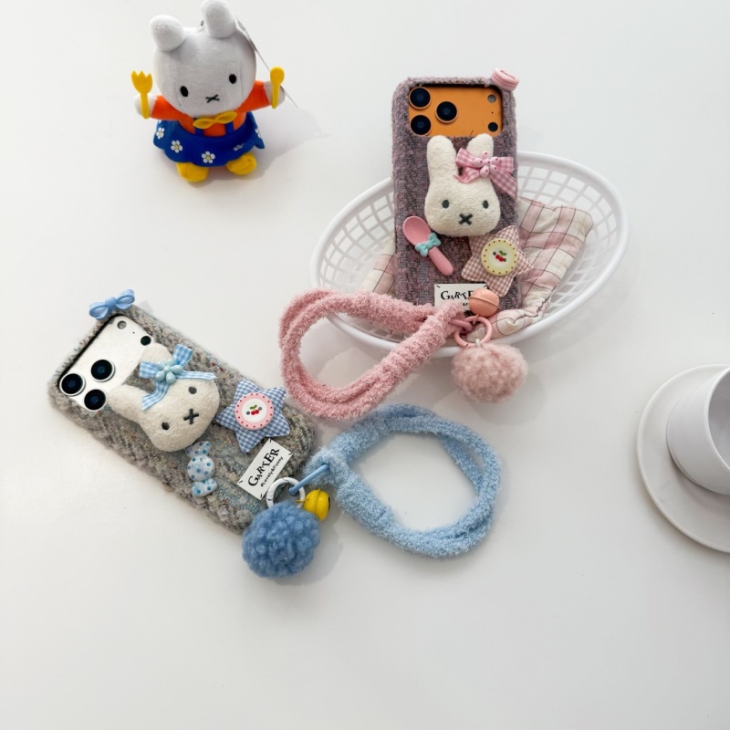  おしゃれで可愛い漫画風ふわふわ人形ミッフィーのiPhon - Cute Cartoon Wrist Strap Silicone Case のレビューと価格