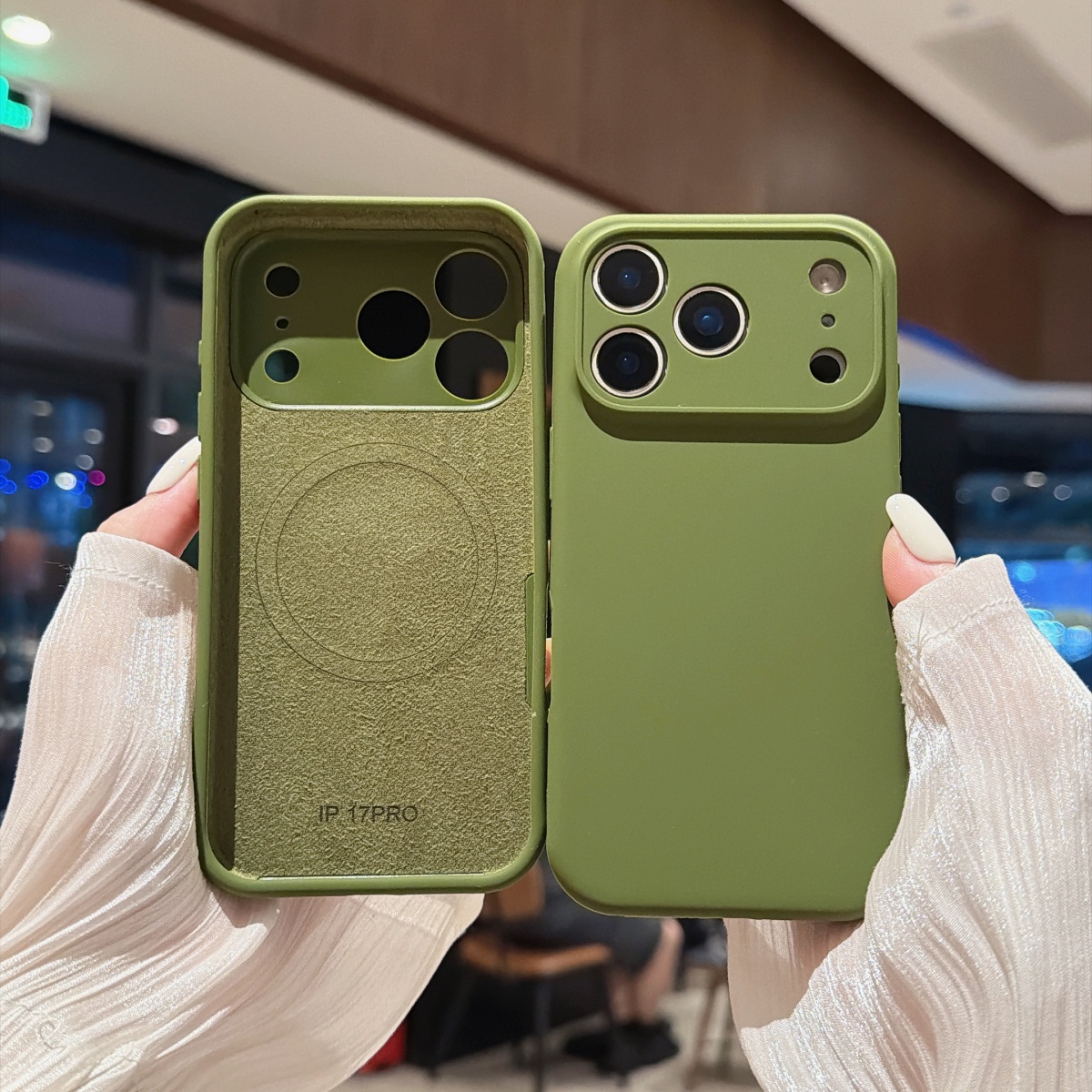 iPhone 18 17 16 14 15 Plus 12  - Liquid Silicone Magnetic Phone Case のレビューと価格
